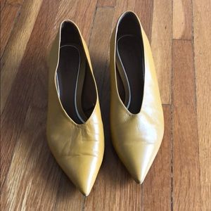 Zara leather mustard pointy toe pumps.